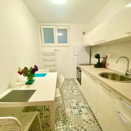 Appartamento Uptown Girl Belgrado Esterno foto