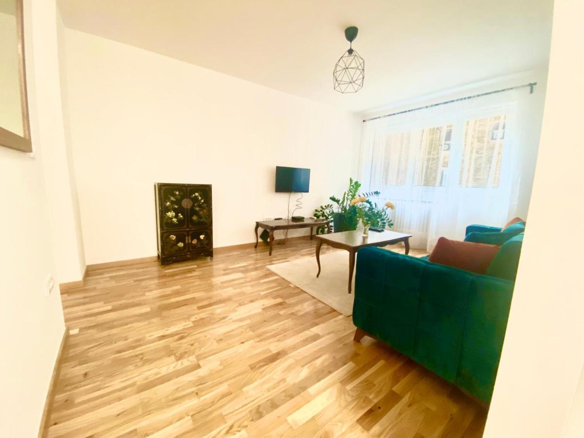Uptown Girl Apartment *