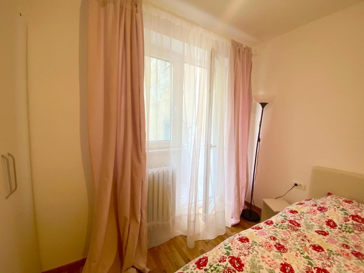 Uptown Girl Apartment Belgrade